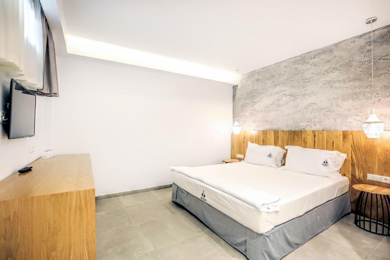 Senso Suites Néa Péramos Eksteriør bilde