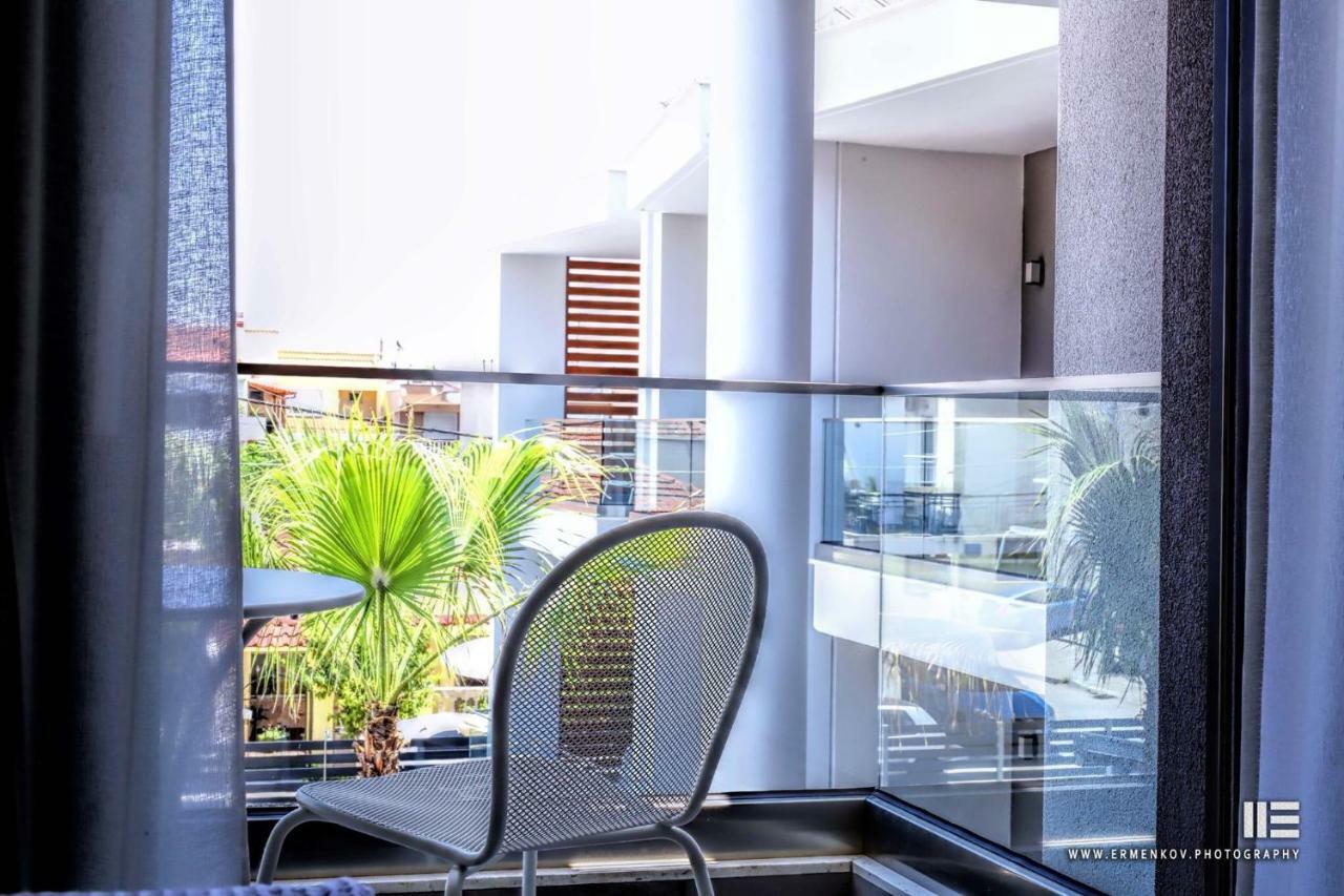 Senso Suites Néa Péramos Eksteriør bilde
